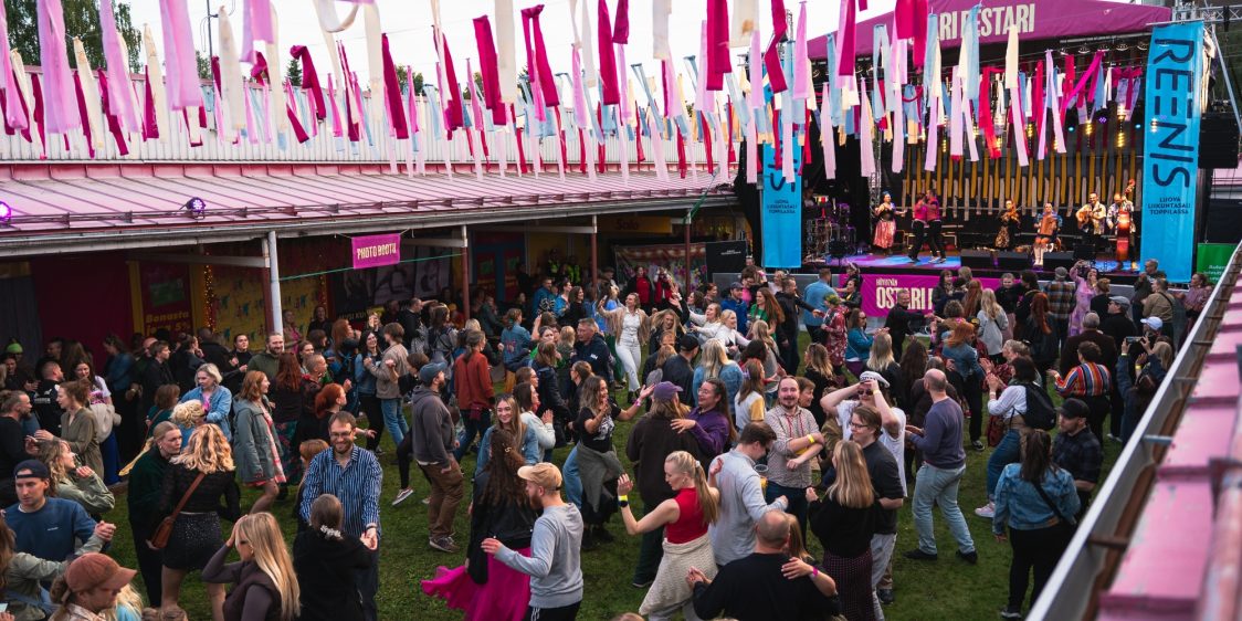 Huutokatrillia OstariFestareilla 2025.